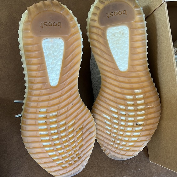 Authentic Yeezy Boost 350 size 10.5 - Picture 6 of 8